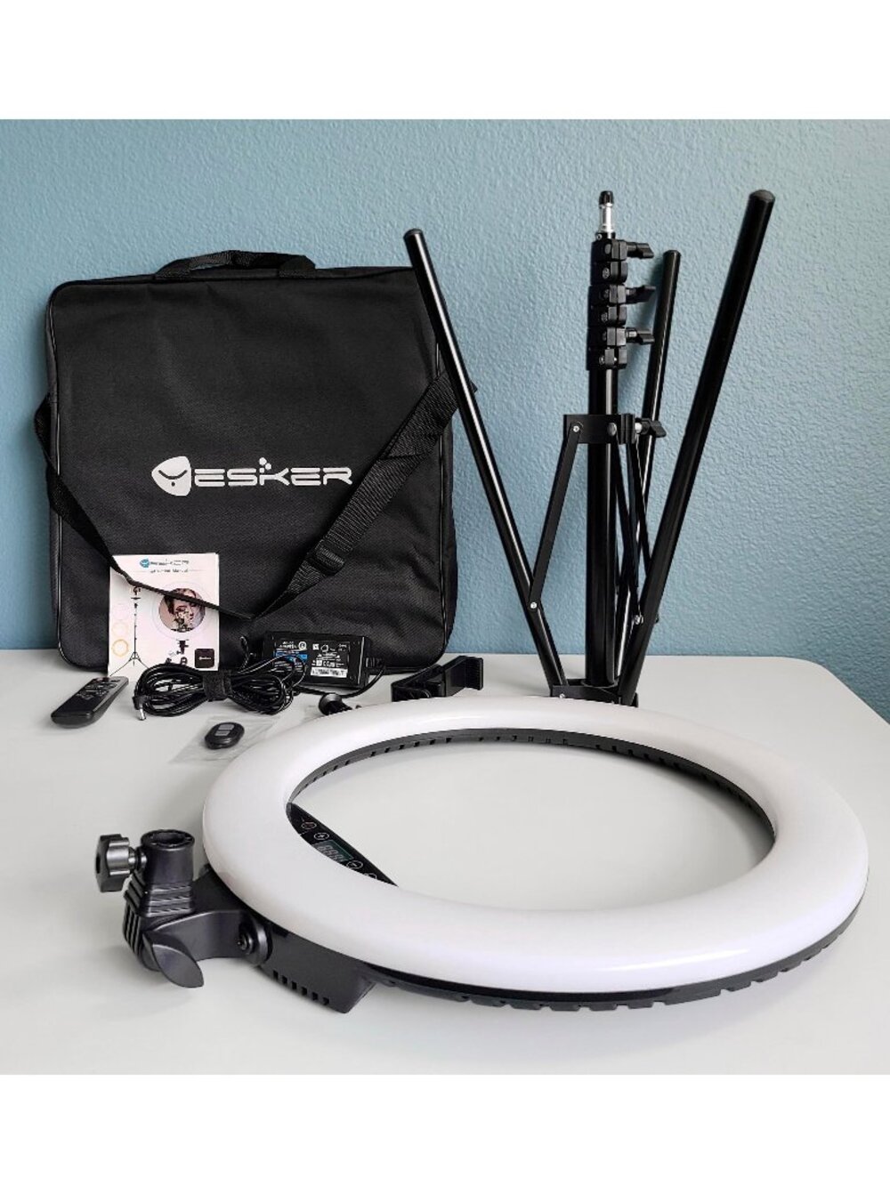 YESKER Ring Light 18 inch with Tripod Stand ~ Excellent Used Condition